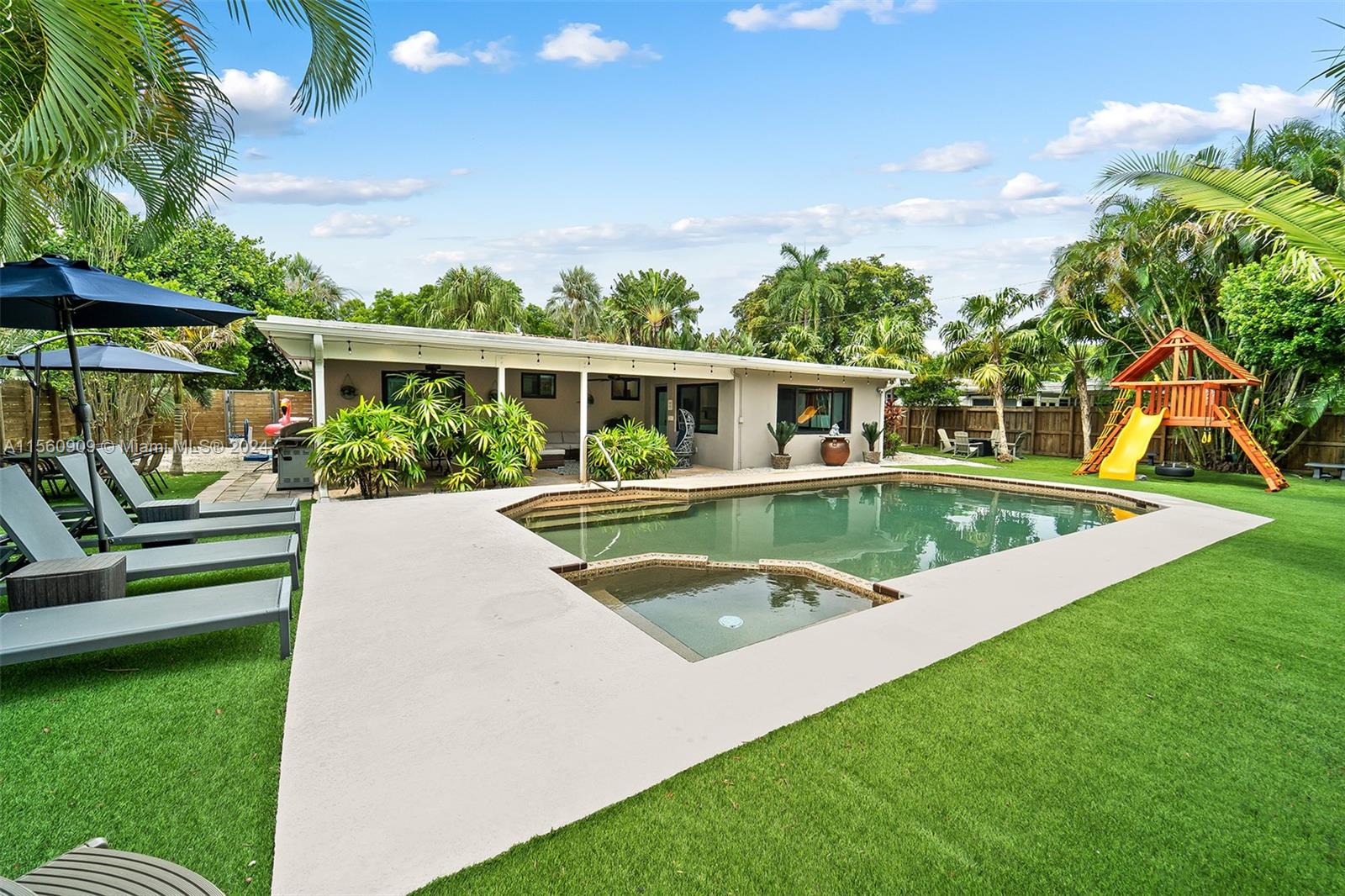 1305 Dewey St 1305, Hollywood, Florida 33019, 4 Bedrooms Bedrooms, ,3 BathroomsBathrooms,Residentiallease,For Rent,1305 Dewey St 1305,A11560909