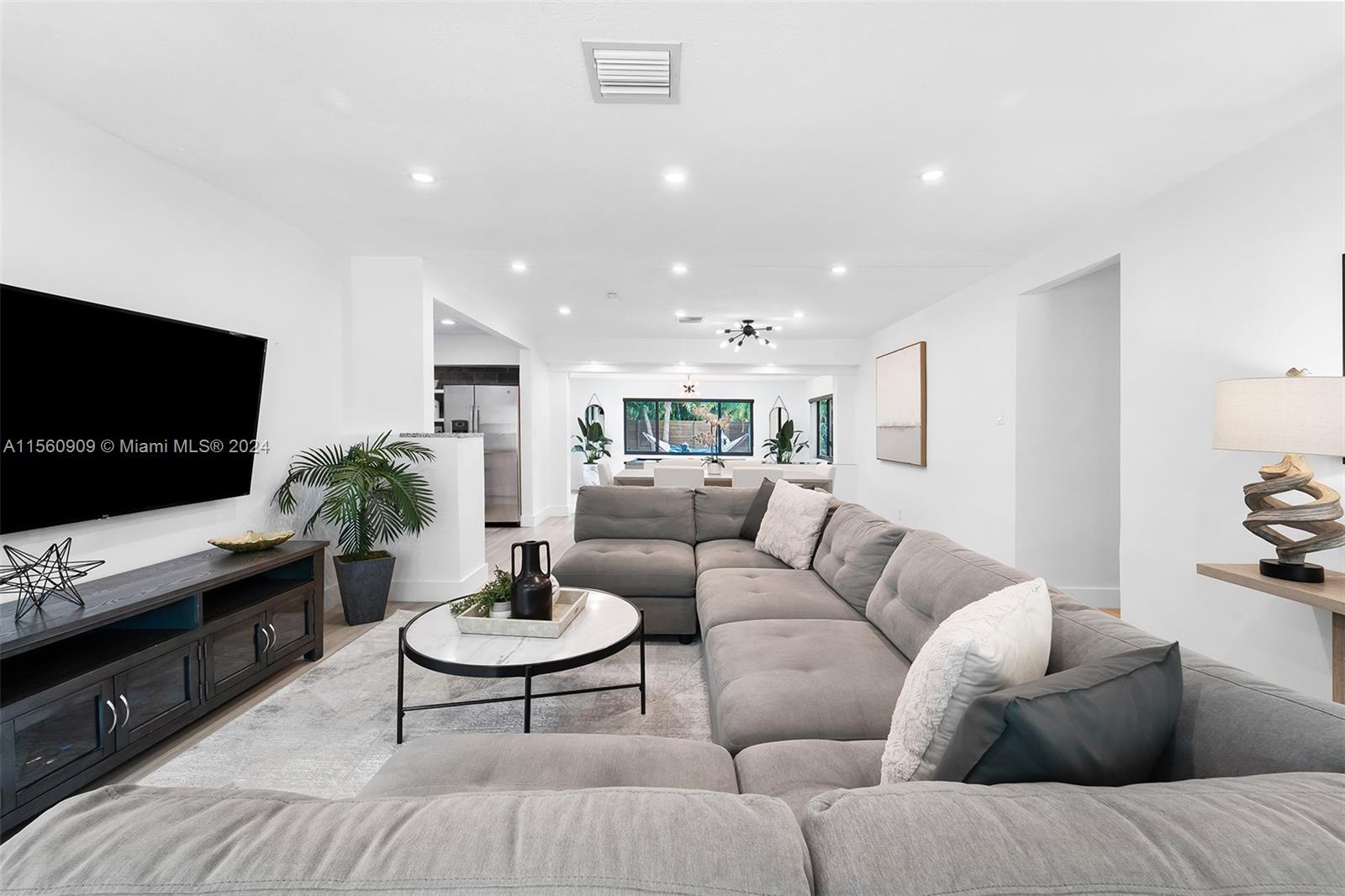 1305 Dewey St 1305, Hollywood, Florida 33019, 4 Bedrooms Bedrooms, ,3 BathroomsBathrooms,Residentiallease,For Rent,1305 Dewey St 1305,A11560909