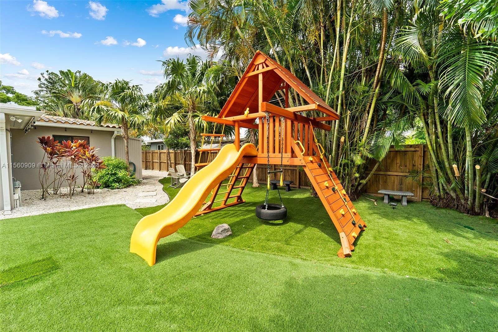 1305 Dewey St 1305, Hollywood, Florida 33019, 4 Bedrooms Bedrooms, ,3 BathroomsBathrooms,Residentiallease,For Rent,1305 Dewey St 1305,A11560909