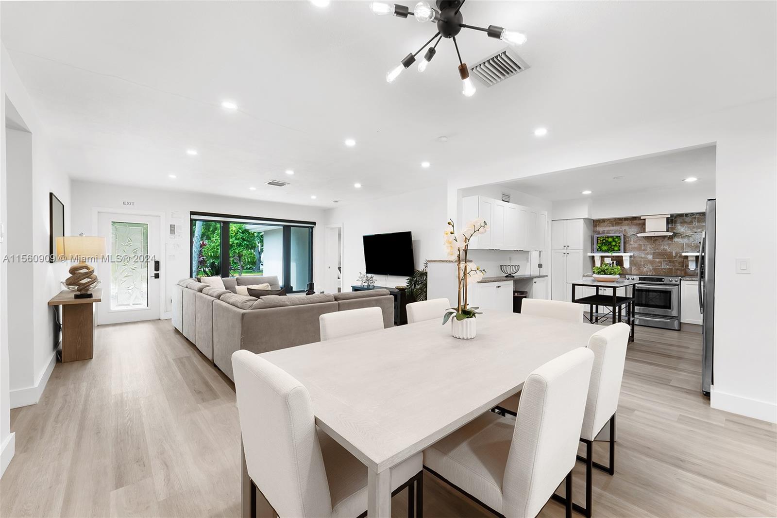 1305 Dewey St 1305, Hollywood, Florida 33019, 4 Bedrooms Bedrooms, ,3 BathroomsBathrooms,Residentiallease,For Rent,1305 Dewey St 1305,A11560909