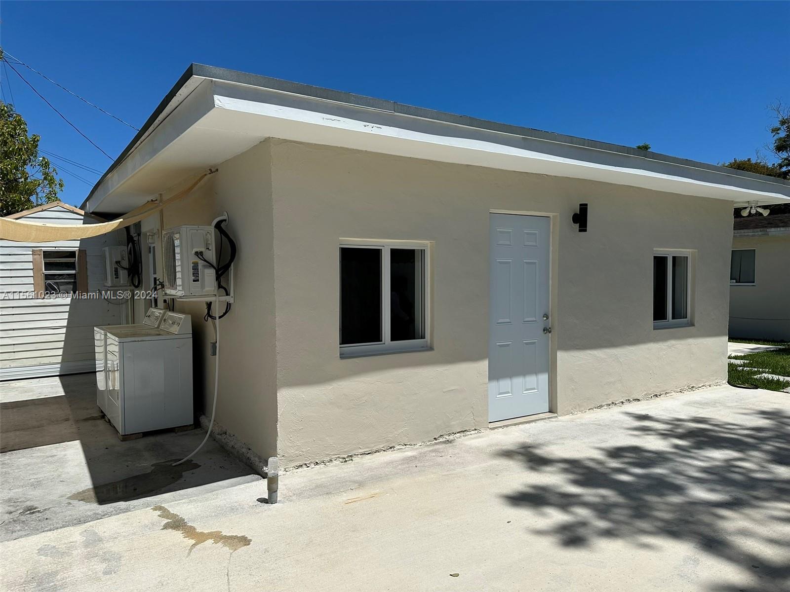 21900 Old Cutler Rd B, Cutler Bay, Florida 33190, 1 Bedroom Bedrooms, ,1 BathroomBathrooms,Residentiallease,For Rent,21900 Old Cutler Rd B,A11561023