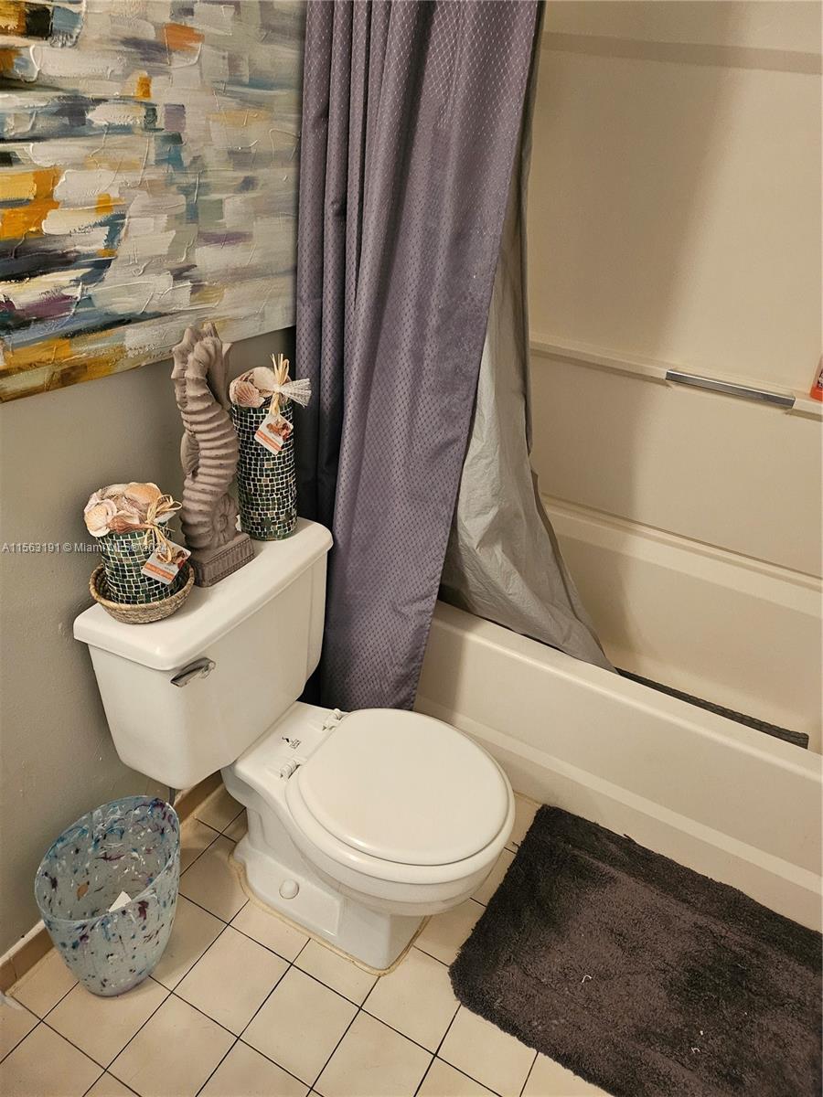 Hialeah, Florida 33015, 2 Bedrooms Bedrooms, ,2 BathroomsBathrooms,Residential,For Sale,A11563191