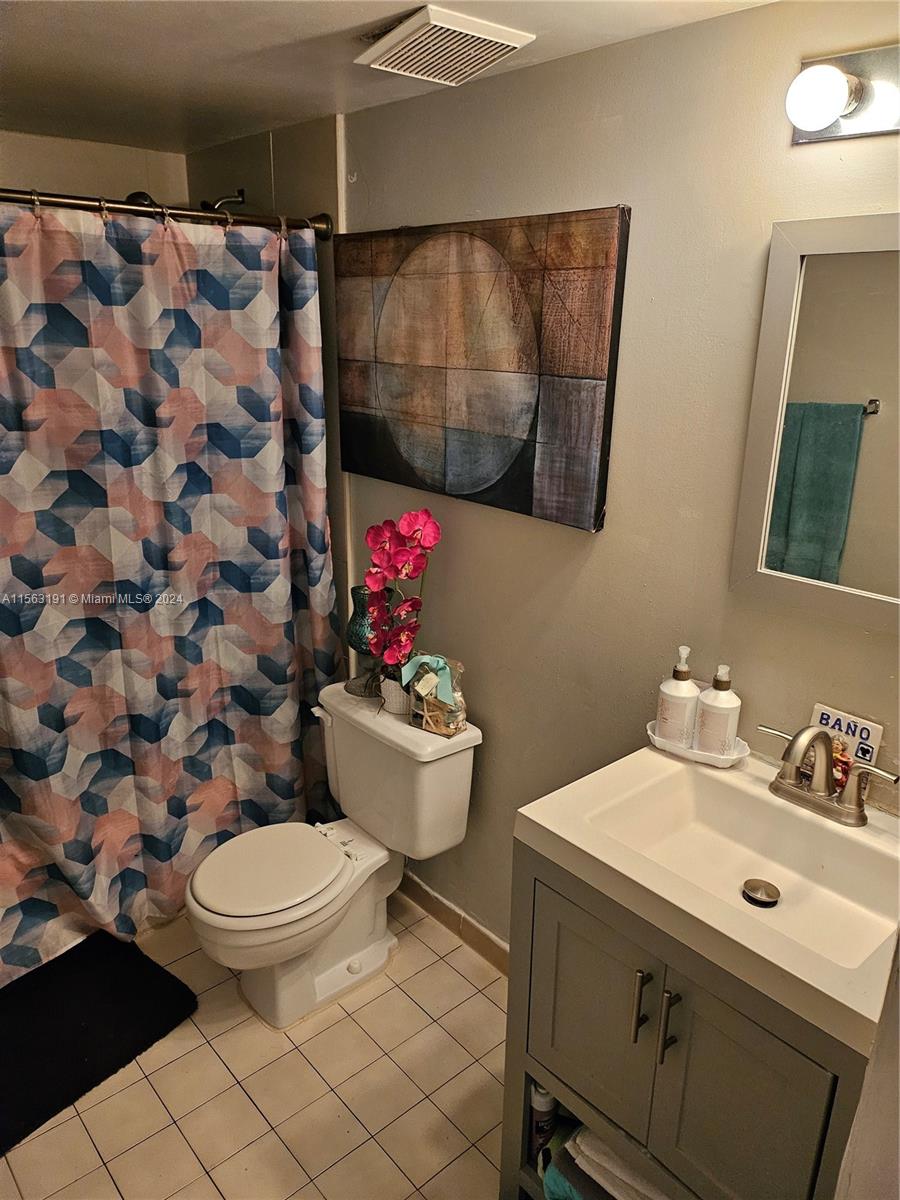 Hialeah, Florida 33015, 2 Bedrooms Bedrooms, ,2 BathroomsBathrooms,Residential,For Sale,A11563191