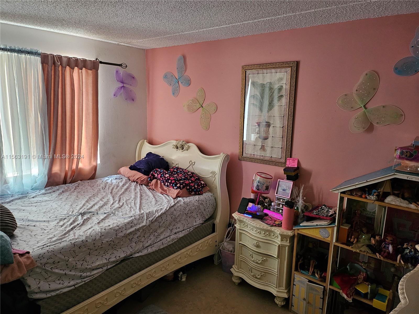 Hialeah, Florida 33015, 2 Bedrooms Bedrooms, ,2 BathroomsBathrooms,Residential,For Sale,A11563191