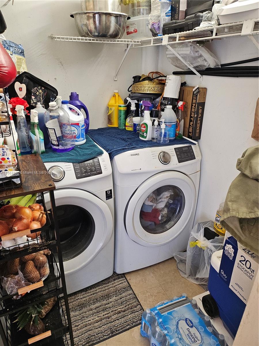 Hialeah, Florida 33015, 2 Bedrooms Bedrooms, ,2 BathroomsBathrooms,Residential,For Sale,A11563191