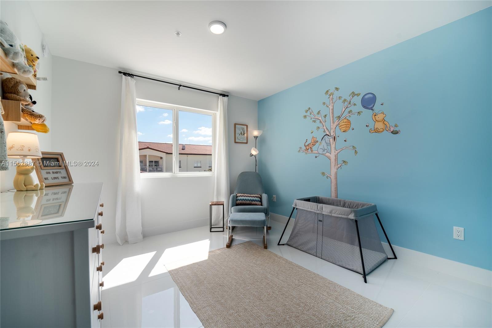 W/ Walk-In-Closet built out