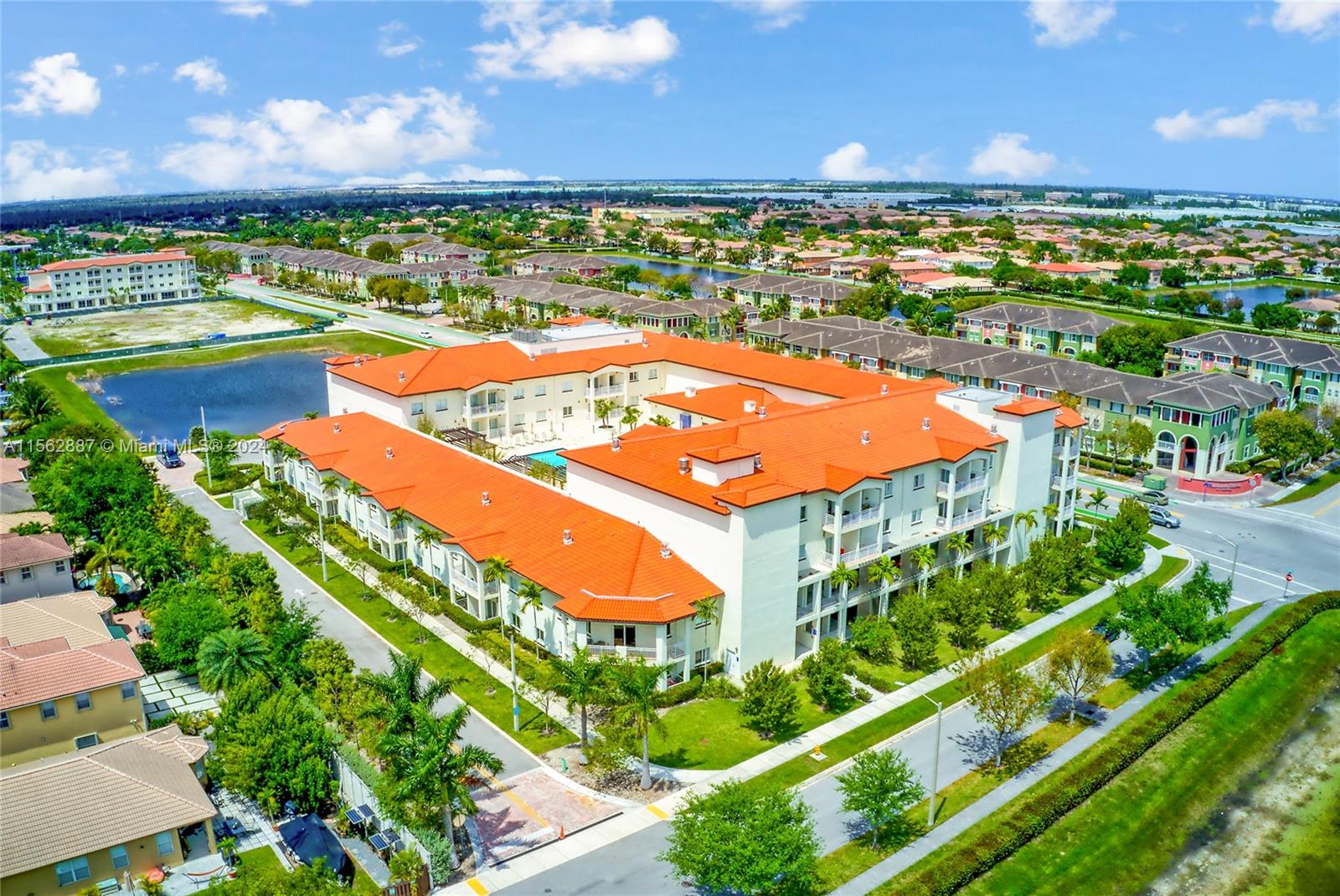 10950 NW 82nd St 413, Doral, Florida 33178, 2 Bedrooms Bedrooms, ,2 BathroomsBathrooms,Residential,For Sale,10950 NW 82nd St 413,A11562887