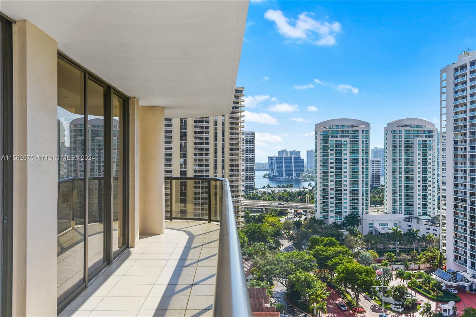 19667 Turnberry Way 18D, Aventura, Florida 33180, 2 Bedrooms Bedrooms, ,2 BathroomsBathrooms,Residential,For Sale,19667 Turnberry Way 18D,A11562675