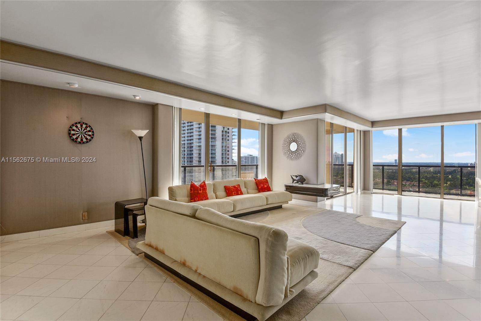 19667 Turnberry Way 18D, Aventura, Florida 33180, 2 Bedrooms Bedrooms, ,2 BathroomsBathrooms,Residential,For Sale,19667 Turnberry Way 18D,A11562675