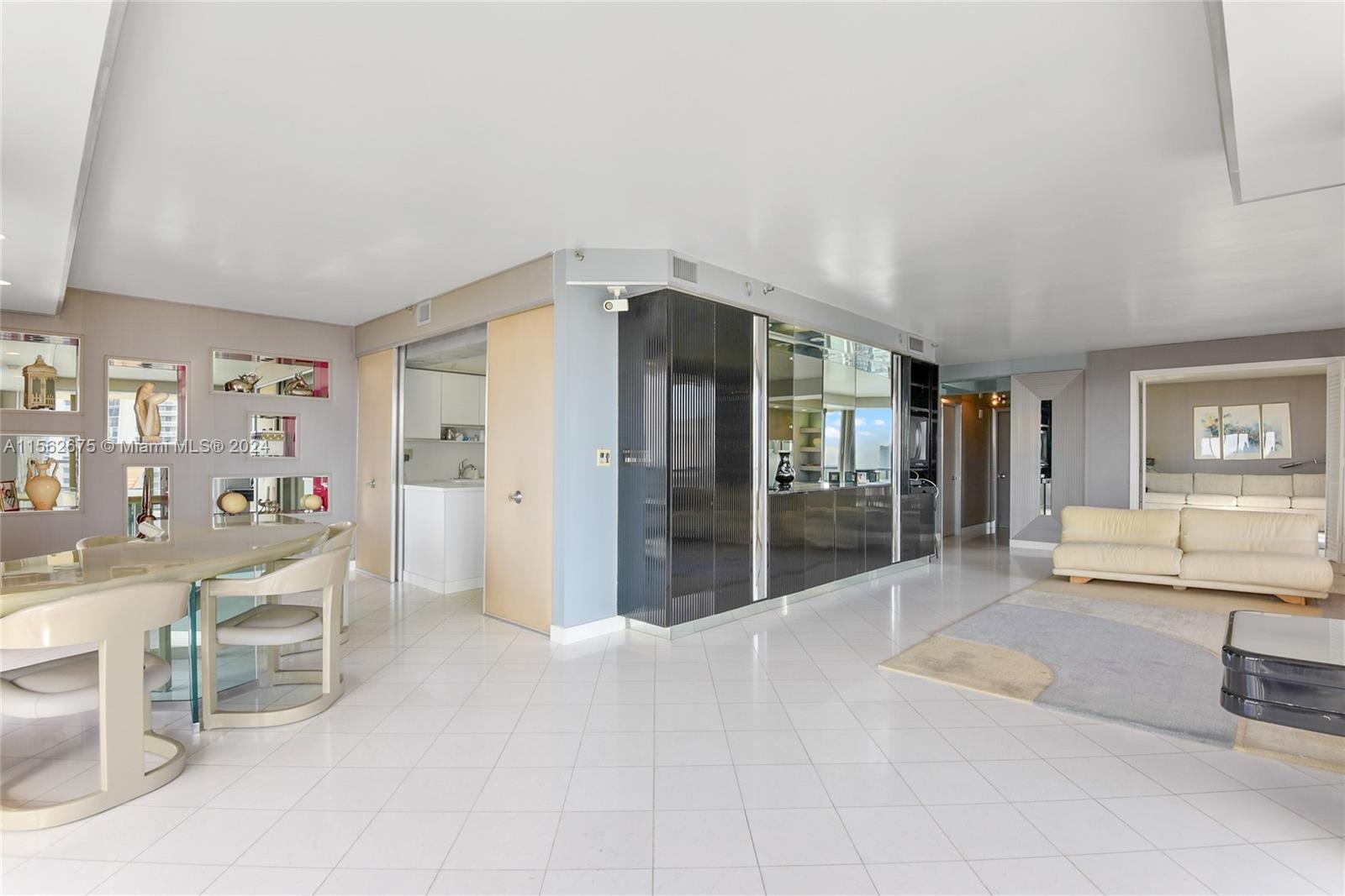 19667 Turnberry Way 18D, Aventura, Florida 33180, 2 Bedrooms Bedrooms, ,2 BathroomsBathrooms,Residential,For Sale,19667 Turnberry Way 18D,A11562675