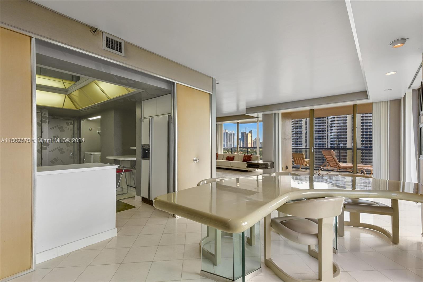 19667 Turnberry Way 18D, Aventura, Florida 33180, 2 Bedrooms Bedrooms, ,2 BathroomsBathrooms,Residential,For Sale,19667 Turnberry Way 18D,A11562675