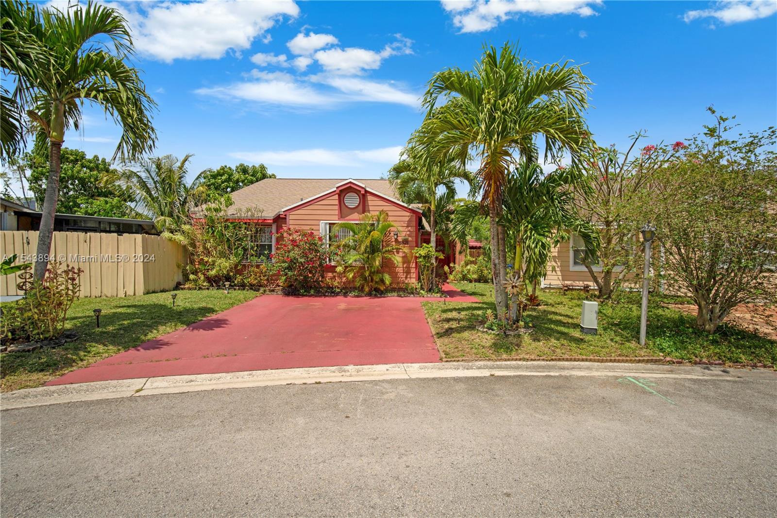8821 SW 22nd St, Miramar, Florida 33025, 3 Bedrooms Bedrooms, ,2 BathroomsBathrooms,Residential,For Sale,8821 SW 22nd St,A11543894