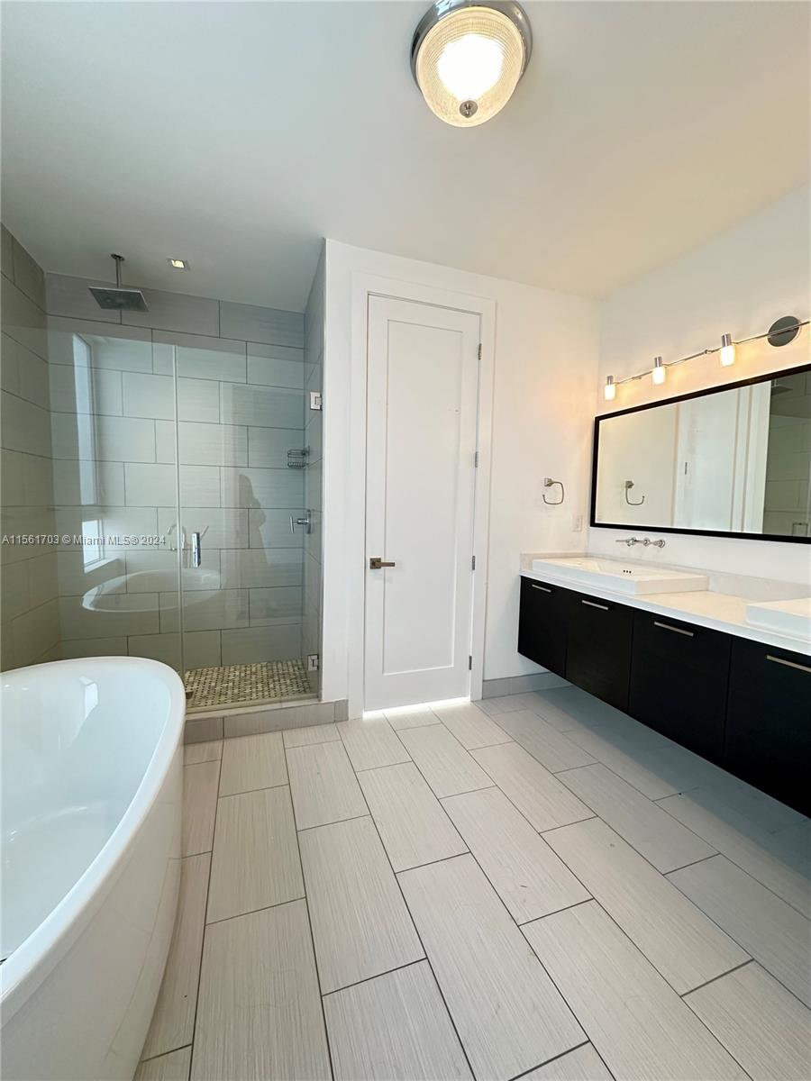 9147 NW 33rd St 9147, Doral, Florida 33172, 4 Bedrooms Bedrooms, ,3 BathroomsBathrooms,Residentiallease,For Rent,9147 NW 33rd St 9147,A11561703