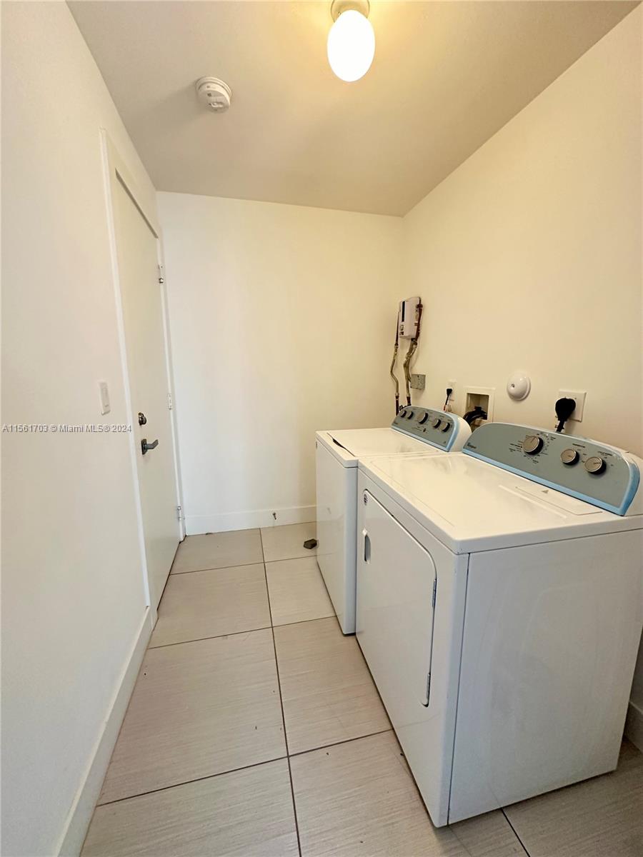 9147 NW 33rd St 9147, Doral, Florida 33172, 4 Bedrooms Bedrooms, ,3 BathroomsBathrooms,Residentiallease,For Rent,9147 NW 33rd St 9147,A11561703