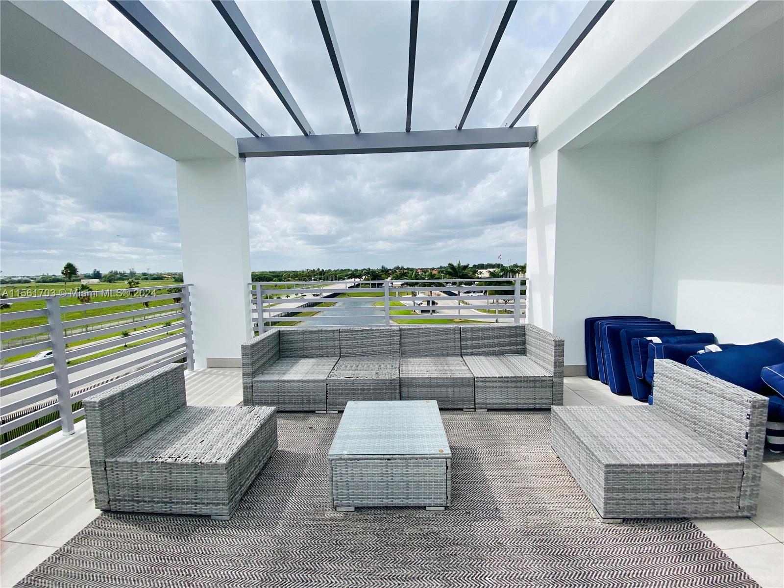 9147 NW 33rd St 9147, Doral, Florida 33172, 4 Bedrooms Bedrooms, ,3 BathroomsBathrooms,Residentiallease,For Rent,9147 NW 33rd St 9147,A11561703