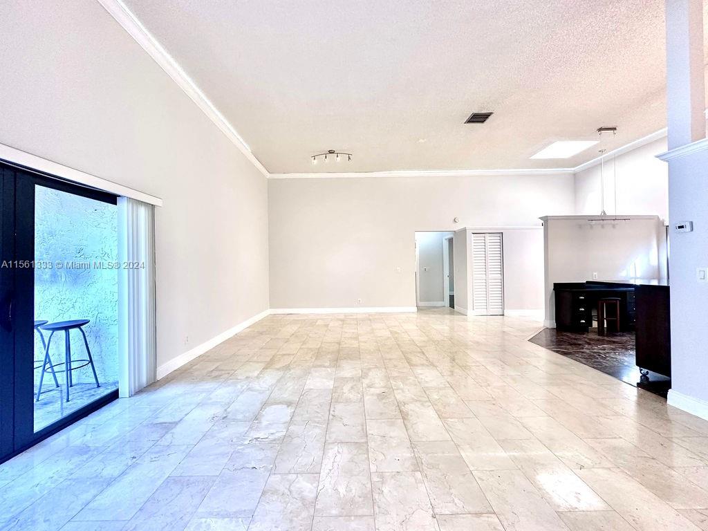 509 Leslie Dr 509, Hallandale Beach, Florida 33009, 3 Bedrooms Bedrooms, ,2 BathroomsBathrooms,Residential,For Sale,509 Leslie Dr 509,A11561333