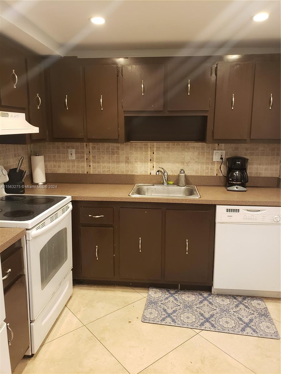 600 Three Islands Blvd 519, Hallandale Beach, Florida 33009, 2 Bedrooms Bedrooms, ,2 BathroomsBathrooms,Residentiallease,For Rent,600 Three Islands Blvd 519,A11563275