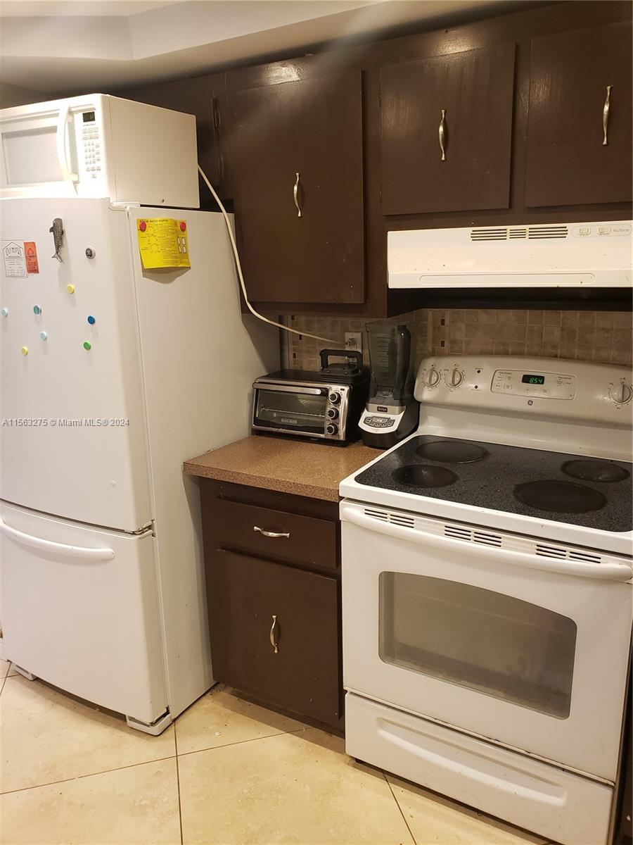 600 Three Islands Blvd 519, Hallandale Beach, Florida 33009, 2 Bedrooms Bedrooms, ,2 BathroomsBathrooms,Residentiallease,For Rent,600 Three Islands Blvd 519,A11563275