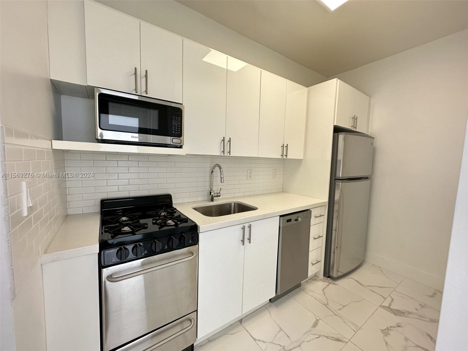 1602 Meridian Ave 20, Miami Beach, Florida 33139, ,1 BathroomBathrooms,Residentiallease,For Rent,1602 Meridian Ave 20,A11563276