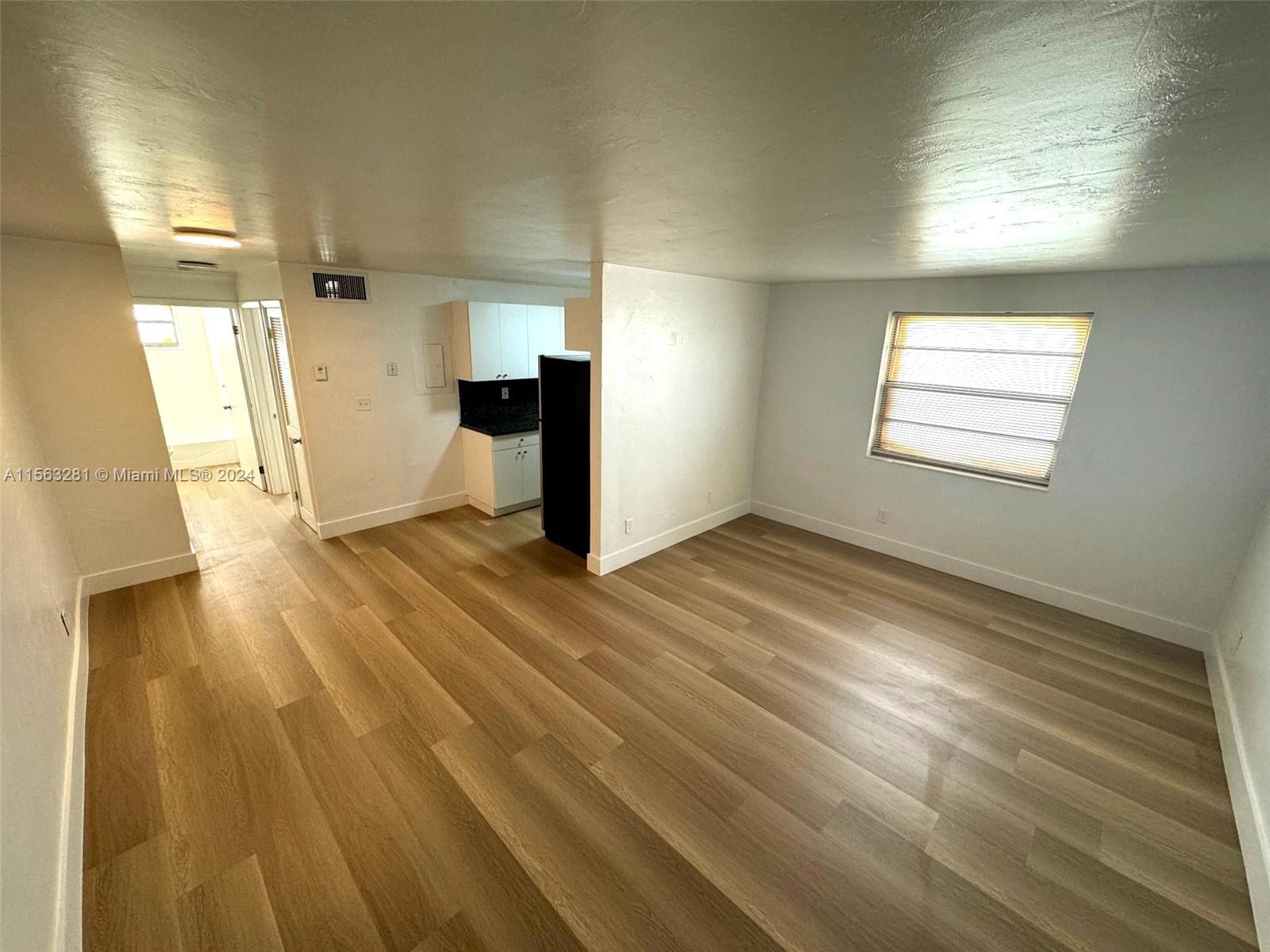 7720 N Miami Ave 106, Miami, Florida 33150, 1 Bedroom Bedrooms, ,1 BathroomBathrooms,Residentiallease,For Rent,7720 N Miami Ave 106,A11563281