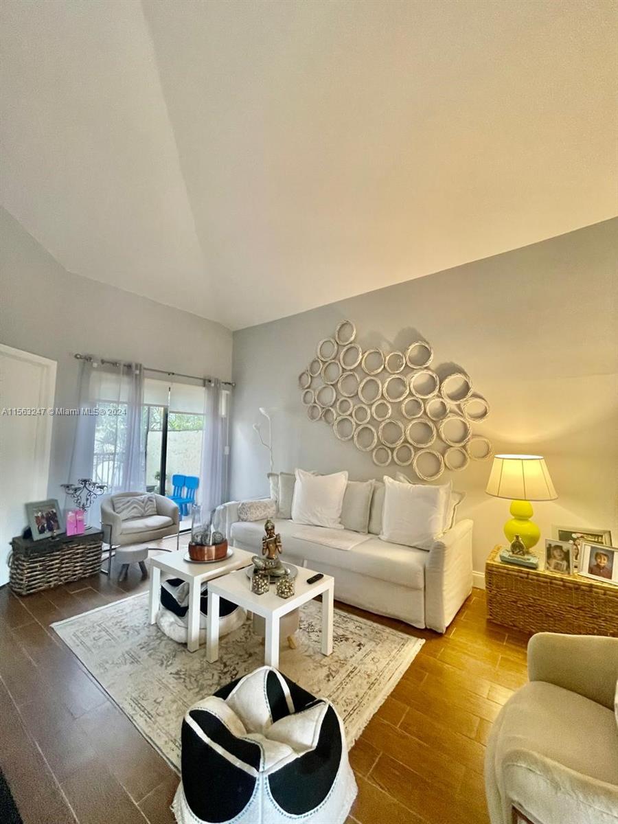 8103 NW 17th Mnr 8103, Plantation, Florida 33322, 1 Bedroom Bedrooms, ,1 BathroomBathrooms,Residential,For Sale,8103 NW 17th Mnr 8103,A11563247