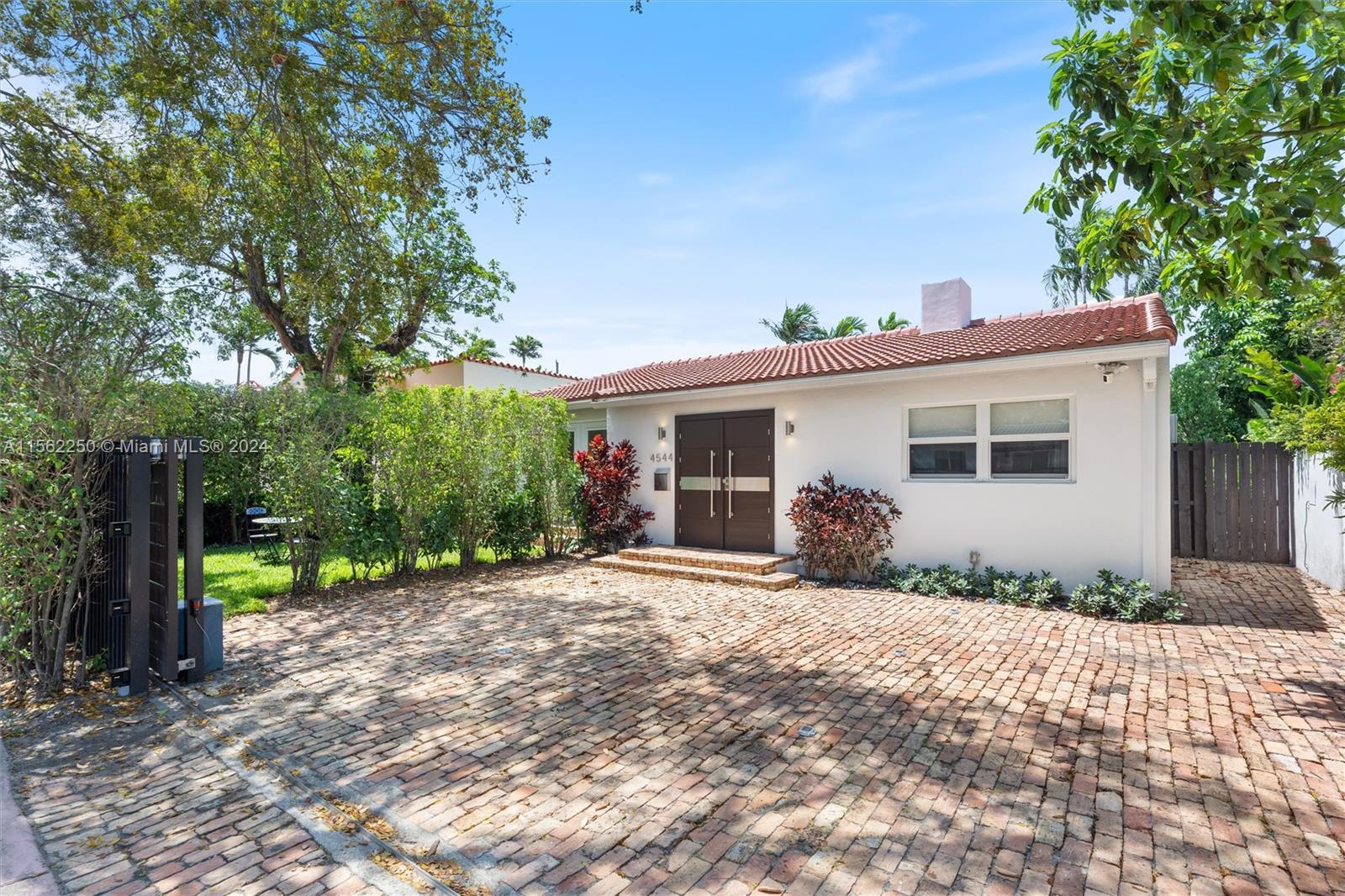 4544 Post Ave, Miami Beach, Florida 33140, 3 Bedrooms Bedrooms, ,3 BathroomsBathrooms,Residential,For Sale,4544 Post Ave,A11562250