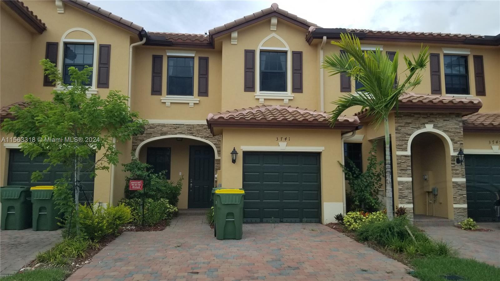 3741 SE 1st St, Homestead, Florida 33033, 3 Bedrooms Bedrooms, ,2 BathroomsBathrooms,Residentiallease,For Rent,3741 SE 1st St,A11563318