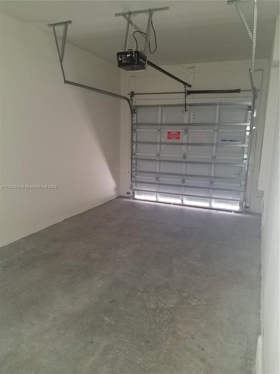 3741 SE 1st St, Homestead, Florida 33033, 3 Bedrooms Bedrooms, ,2 BathroomsBathrooms,Residentiallease,For Rent,3741 SE 1st St,A11563318