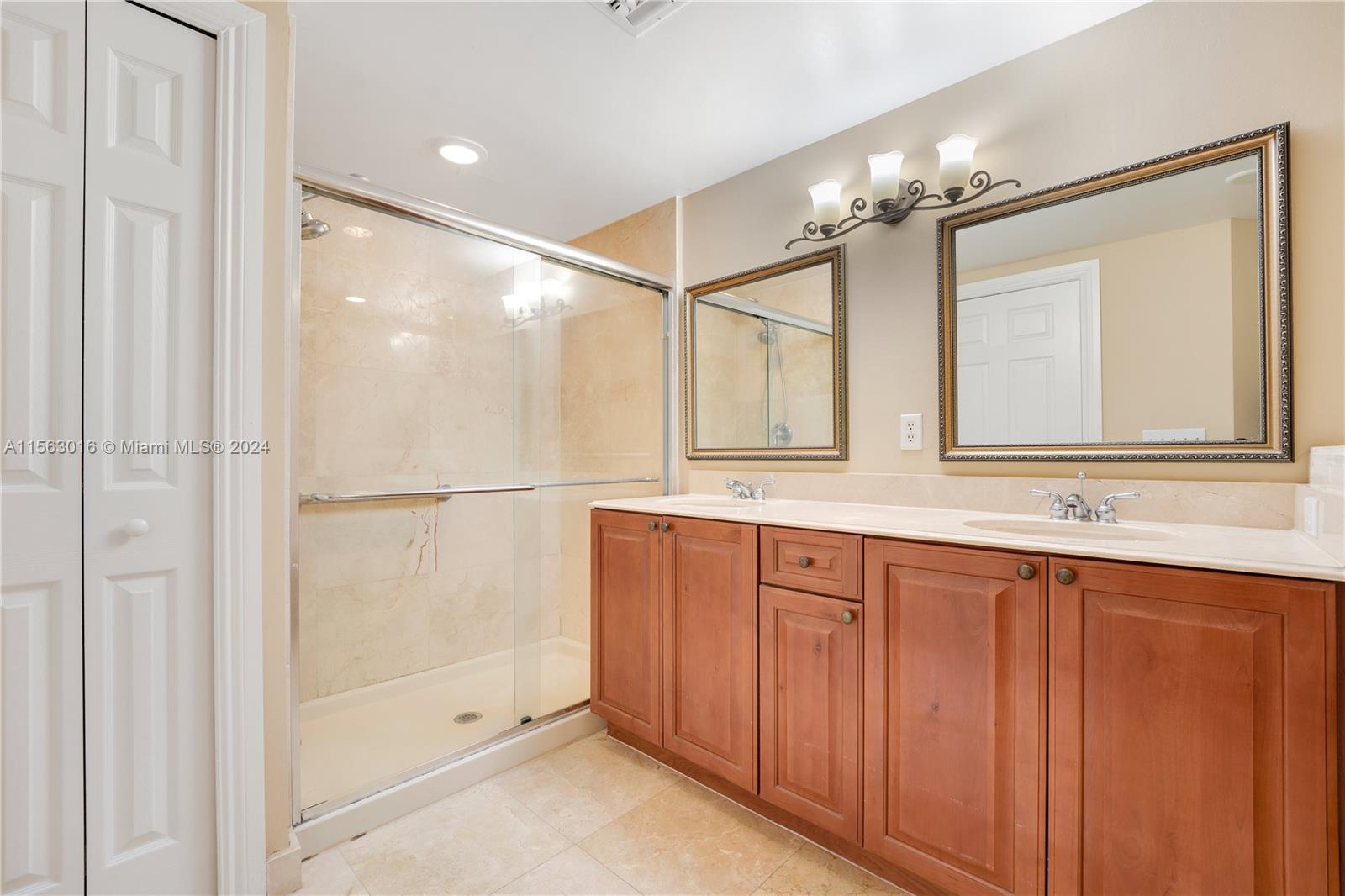 101 Sidonia Ave 603, Coral Gables, Florida 33134, 2 Bedrooms Bedrooms, ,2 BathroomsBathrooms,Residential,For Sale,101 Sidonia Ave 603,A11563016