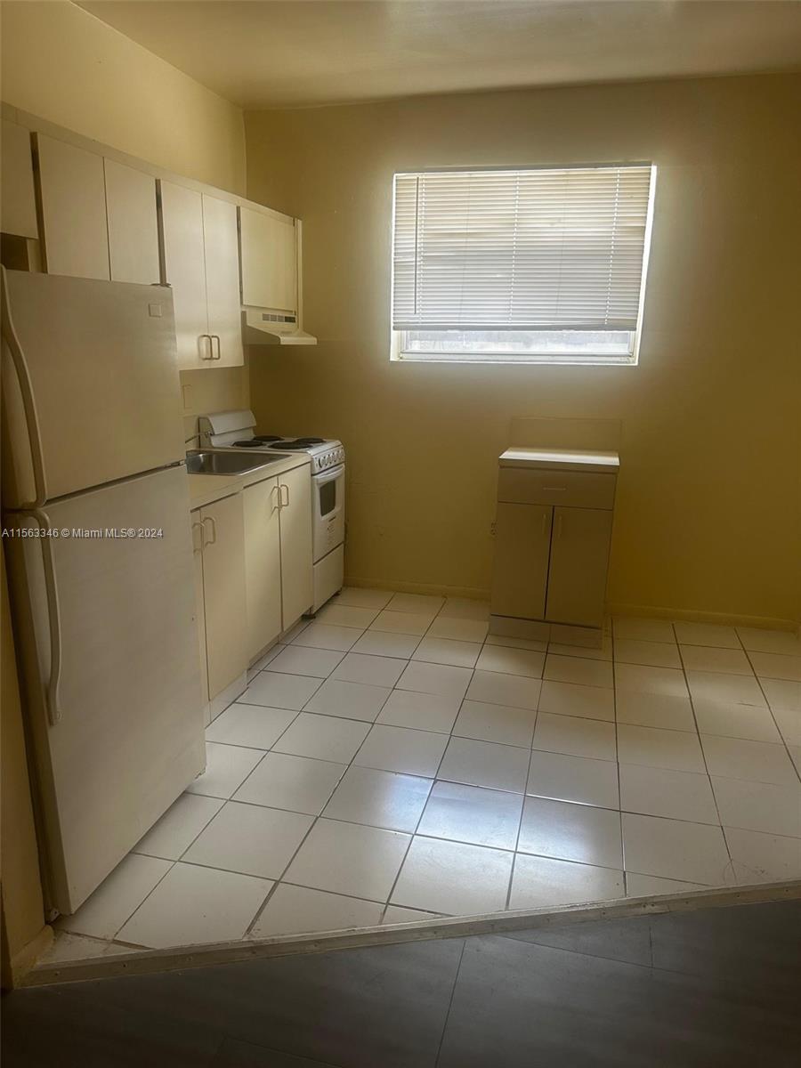 2330 NW 9 St 4, Miami, Florida 33125, 1 Bedroom Bedrooms, ,1 BathroomBathrooms,Residentiallease,For Rent,2330 NW 9 St 4,A11563346