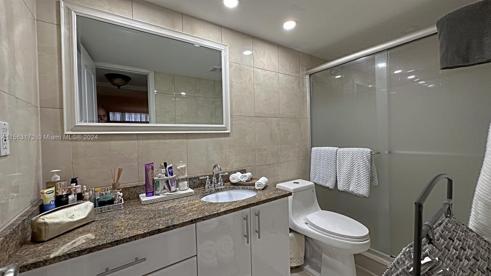 3180 S Ocean Dr 722, Hallandale Beach, Florida 33009, 1 Bedroom Bedrooms, ,1 BathroomBathrooms,Residentiallease,For Rent,3180 S Ocean Dr 722,A11563172