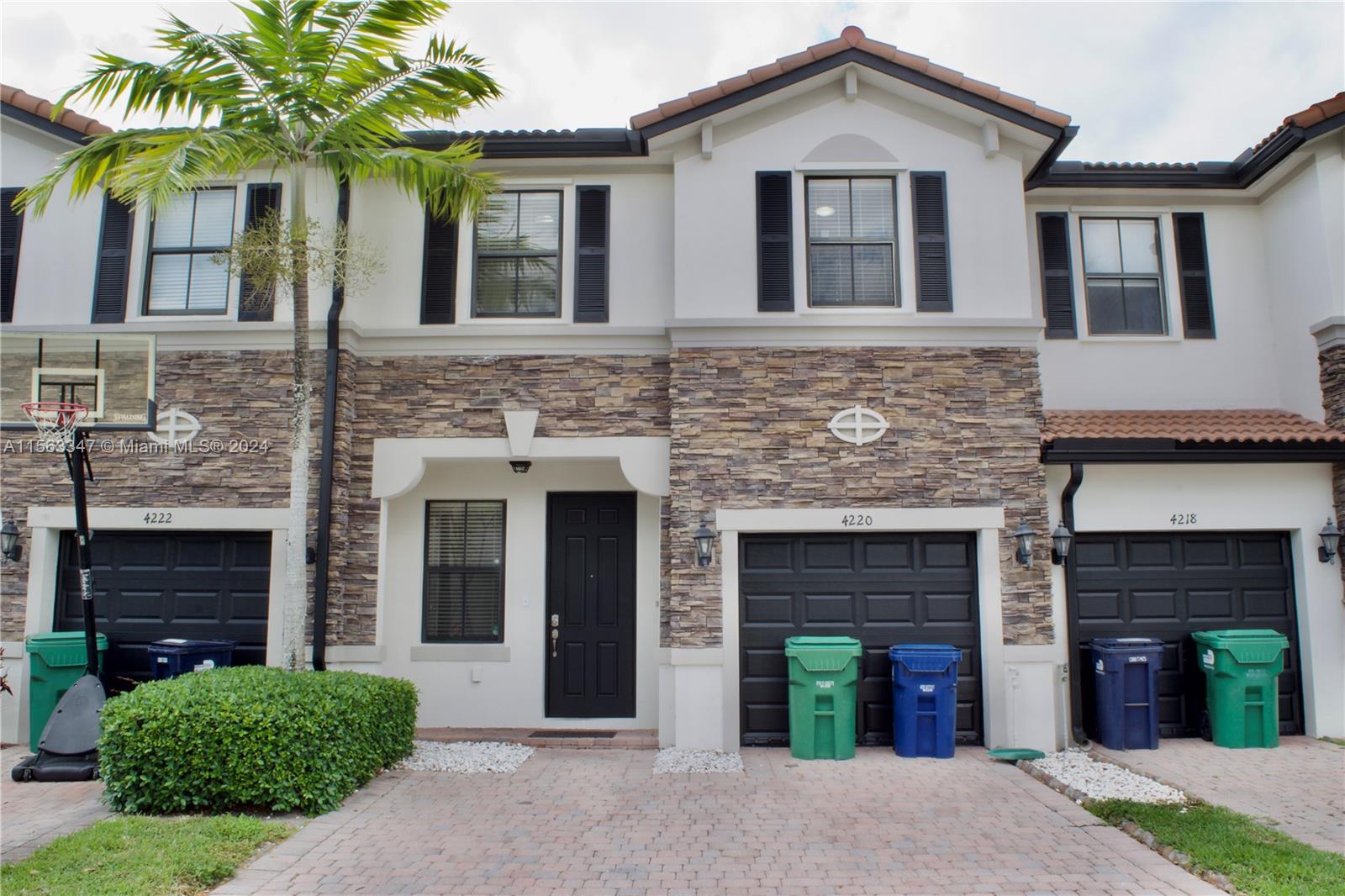 4220 SW 164th Path, Miami, Florida 33185, 3 Bedrooms Bedrooms, ,2 BathroomsBathrooms,Residentiallease,For Rent,4220 SW 164th Path,A11563347