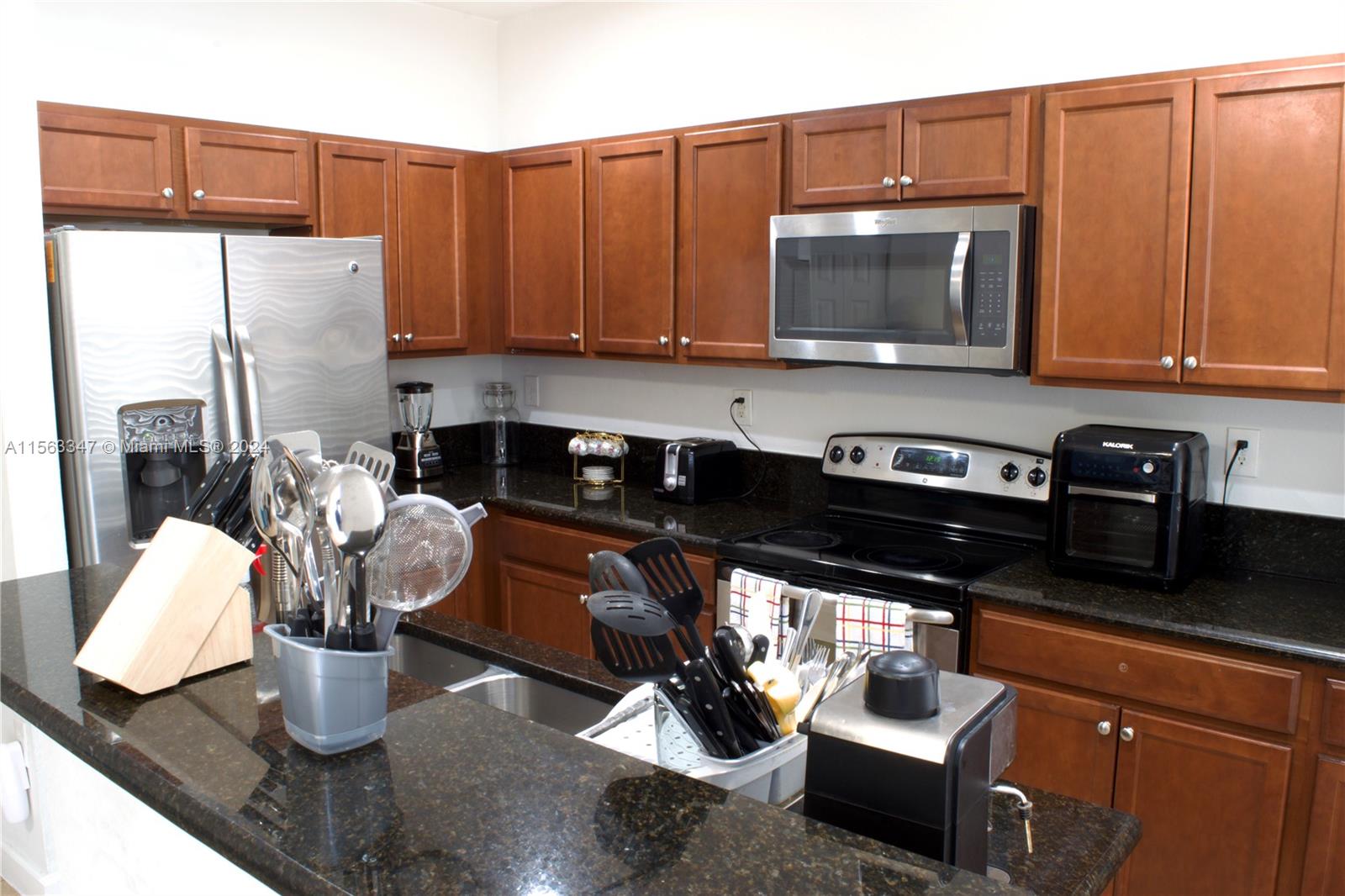 4220 SW 164th Path, Miami, Florida 33185, 3 Bedrooms Bedrooms, ,2 BathroomsBathrooms,Residentiallease,For Rent,4220 SW 164th Path,A11563347