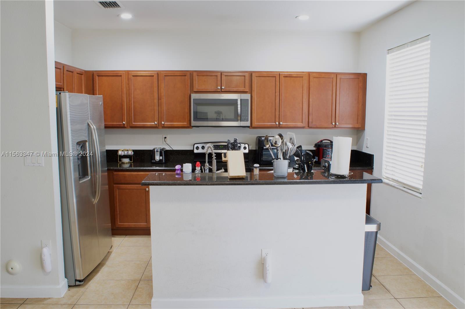 4220 SW 164th Path, Miami, Florida 33185, 3 Bedrooms Bedrooms, ,2 BathroomsBathrooms,Residentiallease,For Rent,4220 SW 164th Path,A11563347