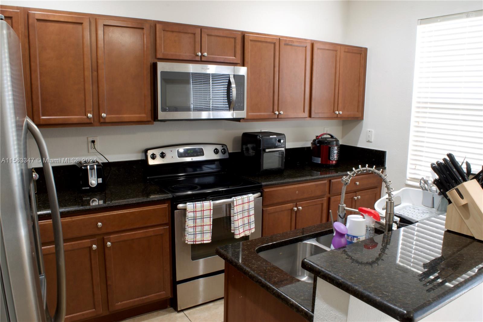 4220 SW 164th Path, Miami, Florida 33185, 3 Bedrooms Bedrooms, ,2 BathroomsBathrooms,Residentiallease,For Rent,4220 SW 164th Path,A11563347