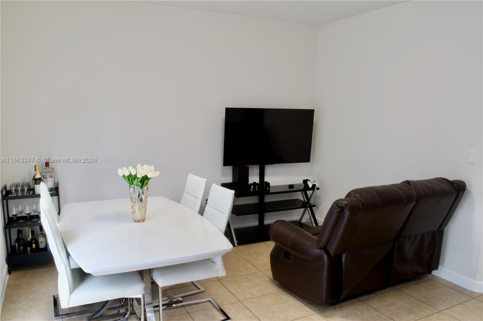 4220 SW 164th Path, Miami, Florida 33185, 3 Bedrooms Bedrooms, ,2 BathroomsBathrooms,Residentiallease,For Rent,4220 SW 164th Path,A11563347