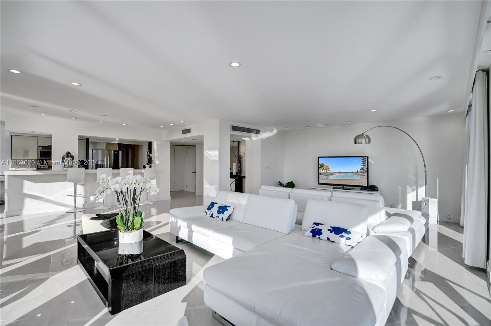 2751 S Ocean Dr N8PH, Hollywood, Florida 33019, 2 Bedrooms Bedrooms, ,2 BathroomsBathrooms,Residential,For Sale,2751 S Ocean Dr N8PH,A11562020