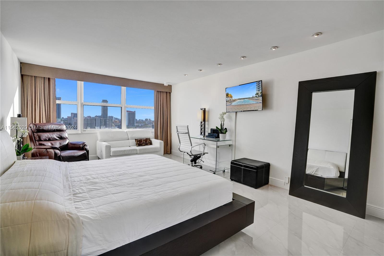 2751 S Ocean Dr N8PH, Hollywood, Florida 33019, 2 Bedrooms Bedrooms, ,2 BathroomsBathrooms,Residential,For Sale,2751 S Ocean Dr N8PH,A11562020