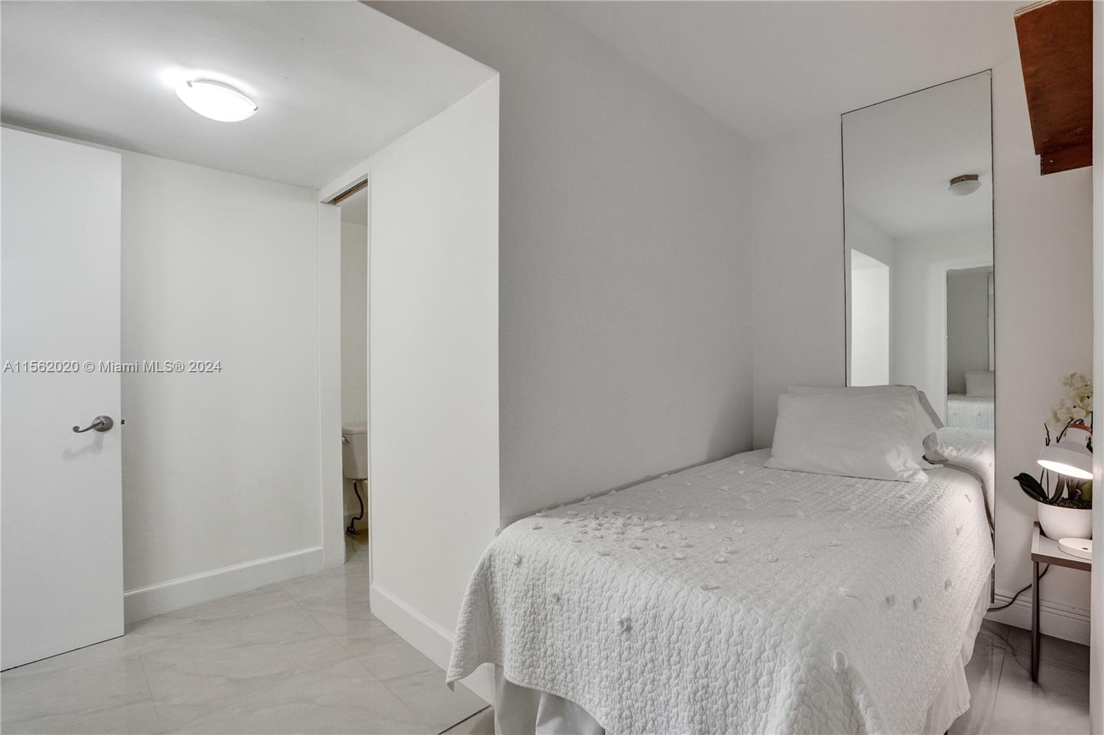 2751 S Ocean Dr N8PH, Hollywood, Florida 33019, 2 Bedrooms Bedrooms, ,2 BathroomsBathrooms,Residential,For Sale,2751 S Ocean Dr N8PH,A11562020