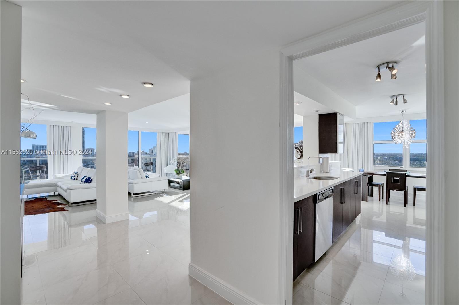 2751 S Ocean Dr N8PH, Hollywood, Florida 33019, 2 Bedrooms Bedrooms, ,2 BathroomsBathrooms,Residential,For Sale,2751 S Ocean Dr N8PH,A11562020