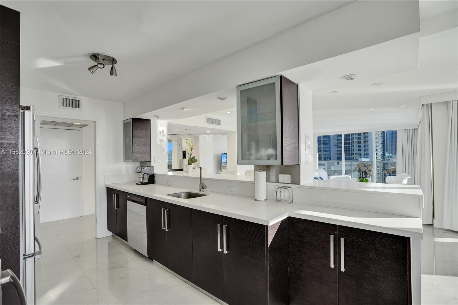 2751 S Ocean Dr N8PH, Hollywood, Florida 33019, 2 Bedrooms Bedrooms, ,2 BathroomsBathrooms,Residential,For Sale,2751 S Ocean Dr N8PH,A11562020