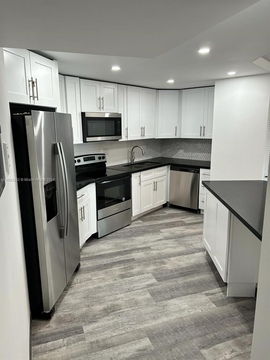 800 Parkview Dr 612, Hallandale Beach, Florida 33009, 1 Bedroom Bedrooms, ,1 BathroomBathrooms,Residentiallease,For Rent,800 Parkview Dr 612,A11563362