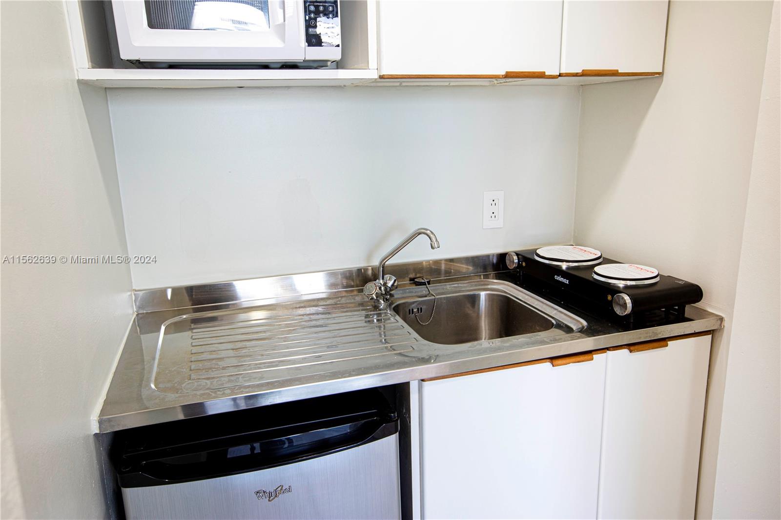 700 Biltmore Way 1016, Coral Gables, Florida 33134, 1 Bedroom Bedrooms, ,1 BathroomBathrooms,Residentiallease,For Rent,700 Biltmore Way 1016,A11562639