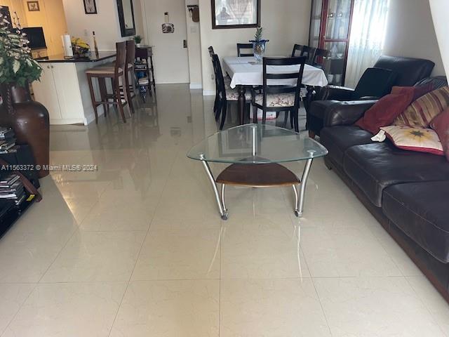 4400 Hillcrest Dr 701B, Hollywood, Florida 33021, 2 Bedrooms Bedrooms, ,2 BathroomsBathrooms,Residential,For Sale,4400 Hillcrest Dr 701B,A11563372