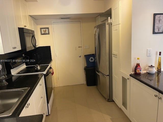 4400 Hillcrest Dr 701B, Hollywood, Florida 33021, 2 Bedrooms Bedrooms, ,2 BathroomsBathrooms,Residential,For Sale,4400 Hillcrest Dr 701B,A11563372