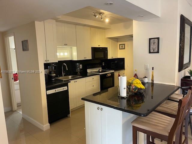 4400 Hillcrest Dr 701B, Hollywood, Florida 33021, 2 Bedrooms Bedrooms, ,2 BathroomsBathrooms,Residential,For Sale,4400 Hillcrest Dr 701B,A11563372