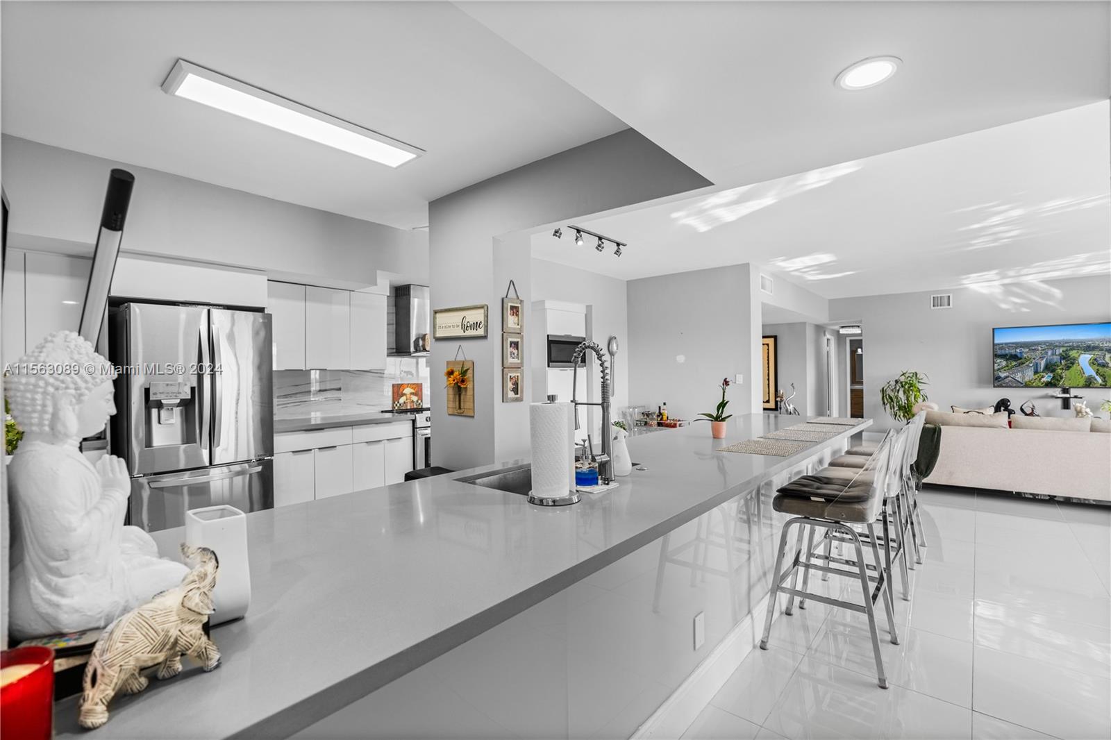 4200 Hillcrest Dr 1016-1018, Hollywood, Florida 33021, 3 Bedrooms Bedrooms, ,3 BathroomsBathrooms,Residential,For Sale,4200 Hillcrest Dr 1016-1018,A11563089