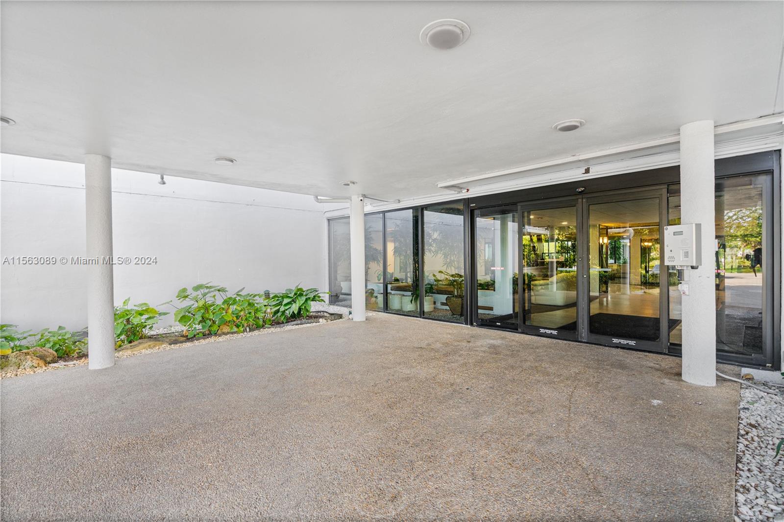 4200 Hillcrest Dr 1016-1018, Hollywood, Florida 33021, 3 Bedrooms Bedrooms, ,3 BathroomsBathrooms,Residential,For Sale,4200 Hillcrest Dr 1016-1018,A11563089