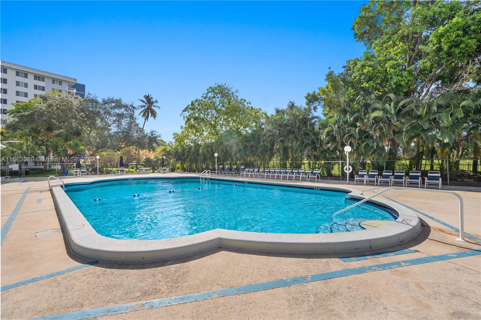 4200 Hillcrest Dr 1016-1018, Hollywood, Florida 33021, 3 Bedrooms Bedrooms, ,3 BathroomsBathrooms,Residential,For Sale,4200 Hillcrest Dr 1016-1018,A11563089