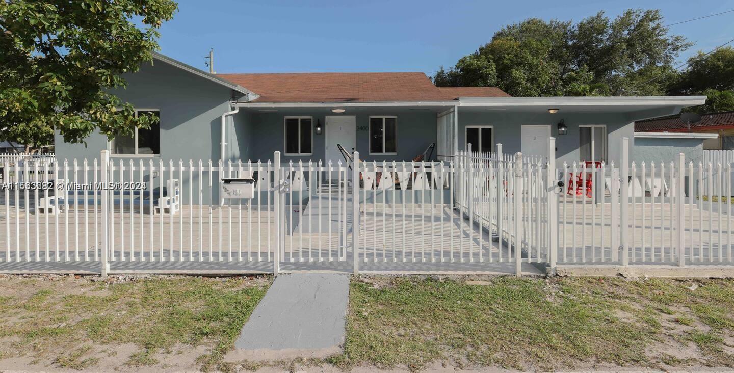 2400 NW 9th St 2, Miami, Florida 33125, 2 Bedrooms Bedrooms, ,1 BathroomBathrooms,Residentiallease,For Rent,2400 NW 9th St 2,A11563382